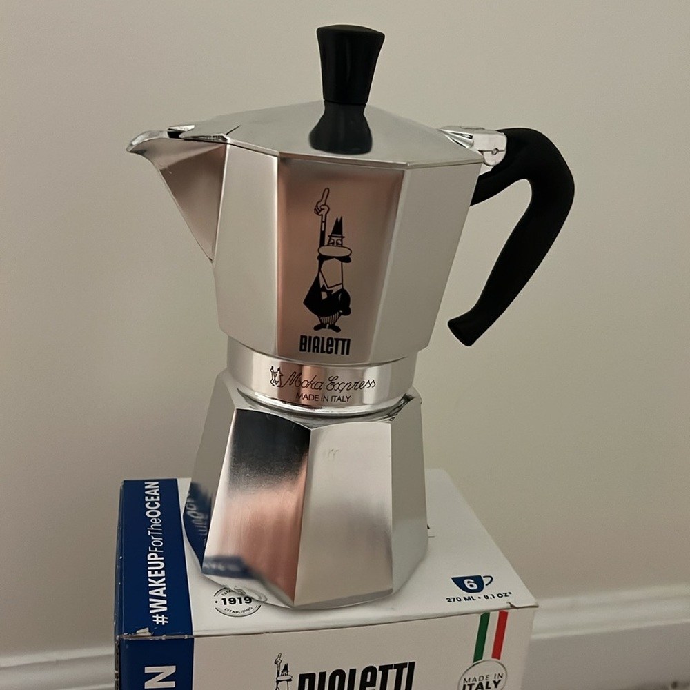 Bialetti Moka Express Silver Coffee Maker- Like new!